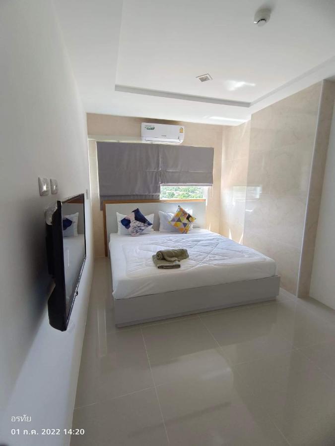 Trio Gems Condo, Pattaya Thailand Haat Jomtien Eksteriør bilde