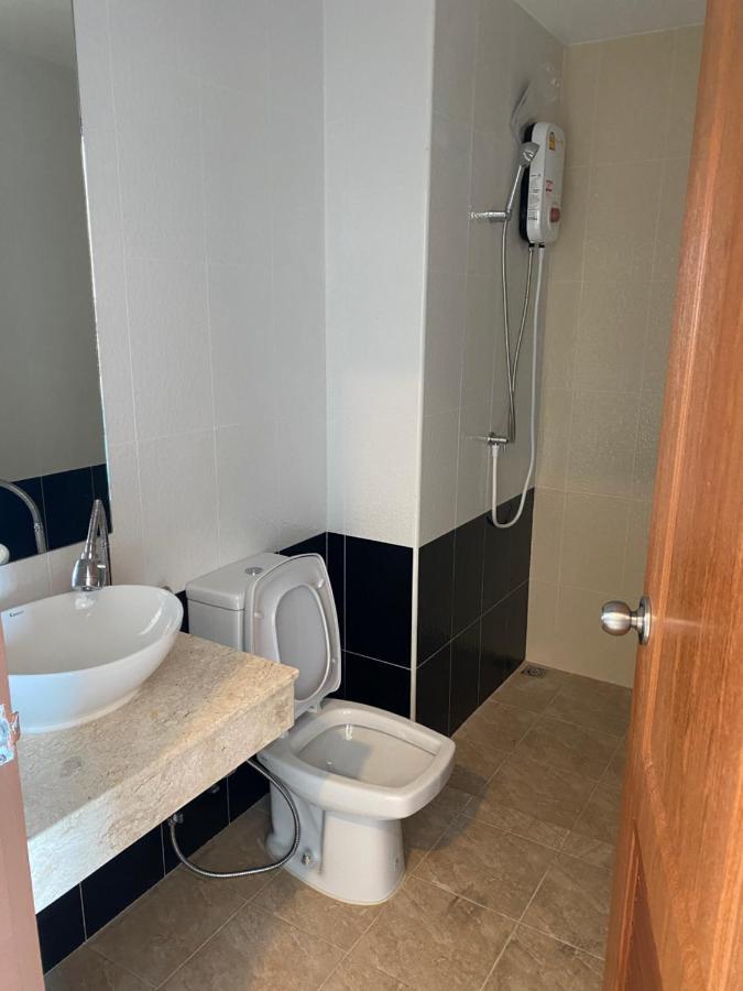Trio Gems Condo, Pattaya Thailand Haat Jomtien Eksteriør bilde
