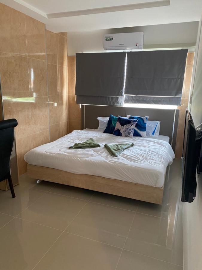 Trio Gems Condo, Pattaya Thailand Haat Jomtien Eksteriør bilde
