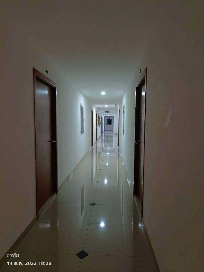 Trio Gems Condo, Pattaya Thailand Haat Jomtien Eksteriør bilde