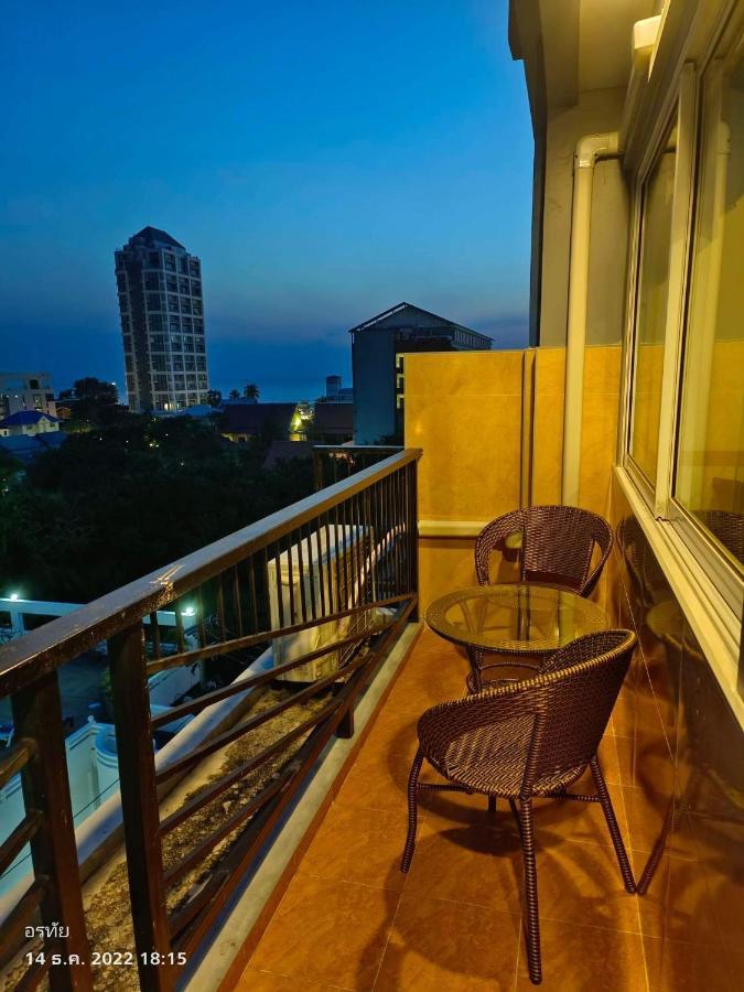 Trio Gems Condo, Pattaya Thailand Haat Jomtien Eksteriør bilde