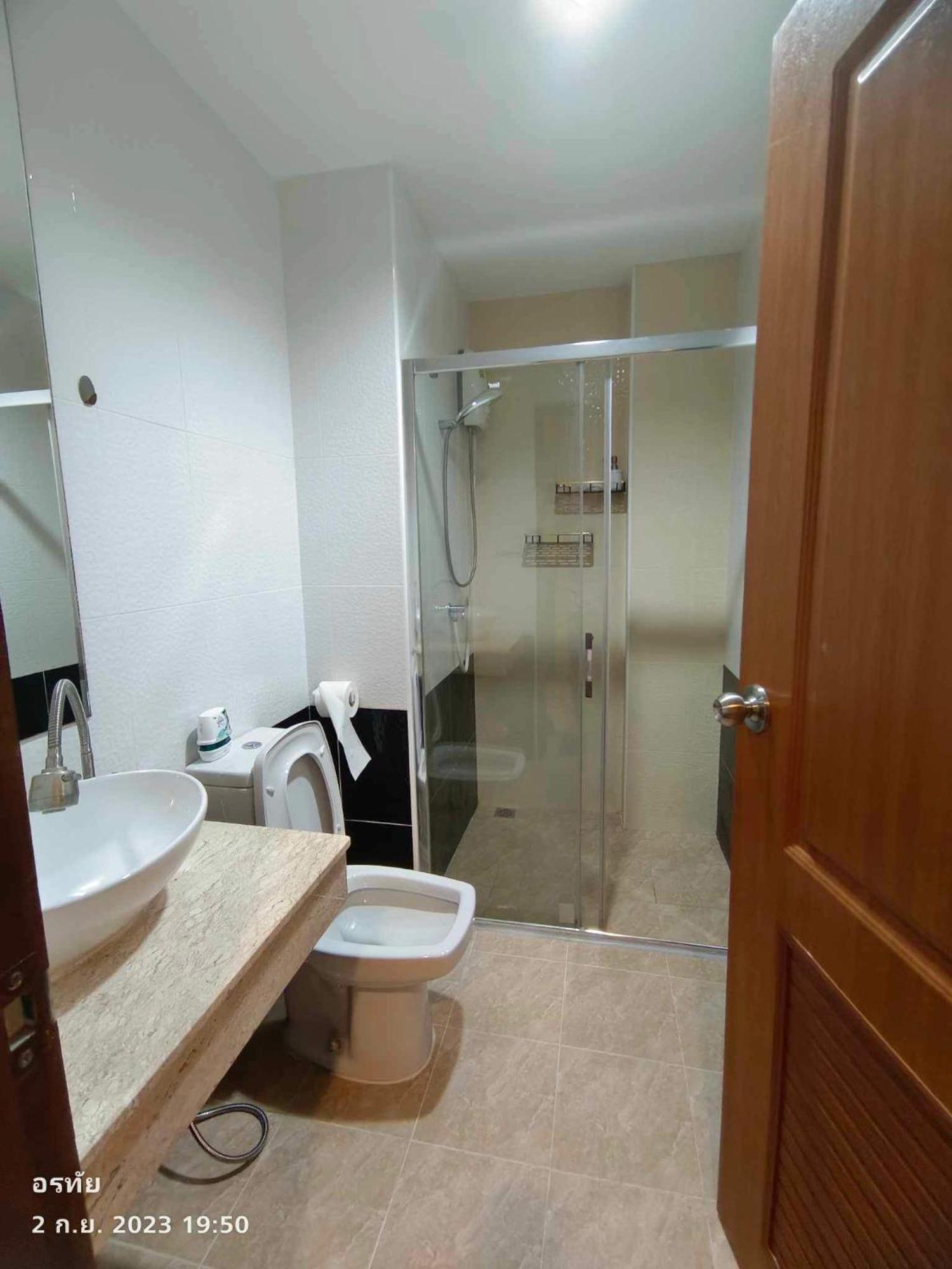 Trio Gems Condo, Pattaya Thailand Haat Jomtien Eksteriør bilde